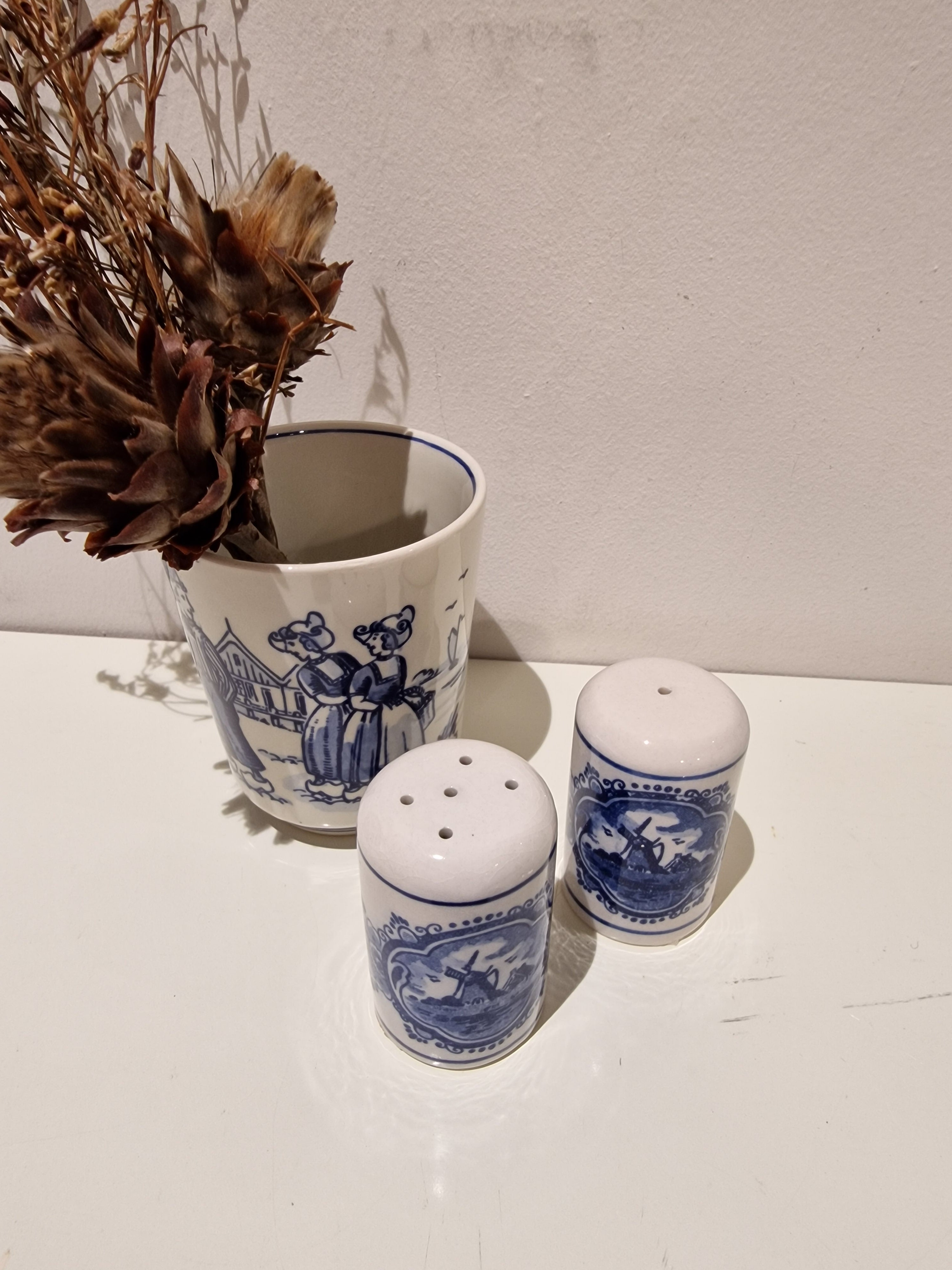 Delft Salt & Pepper Set
