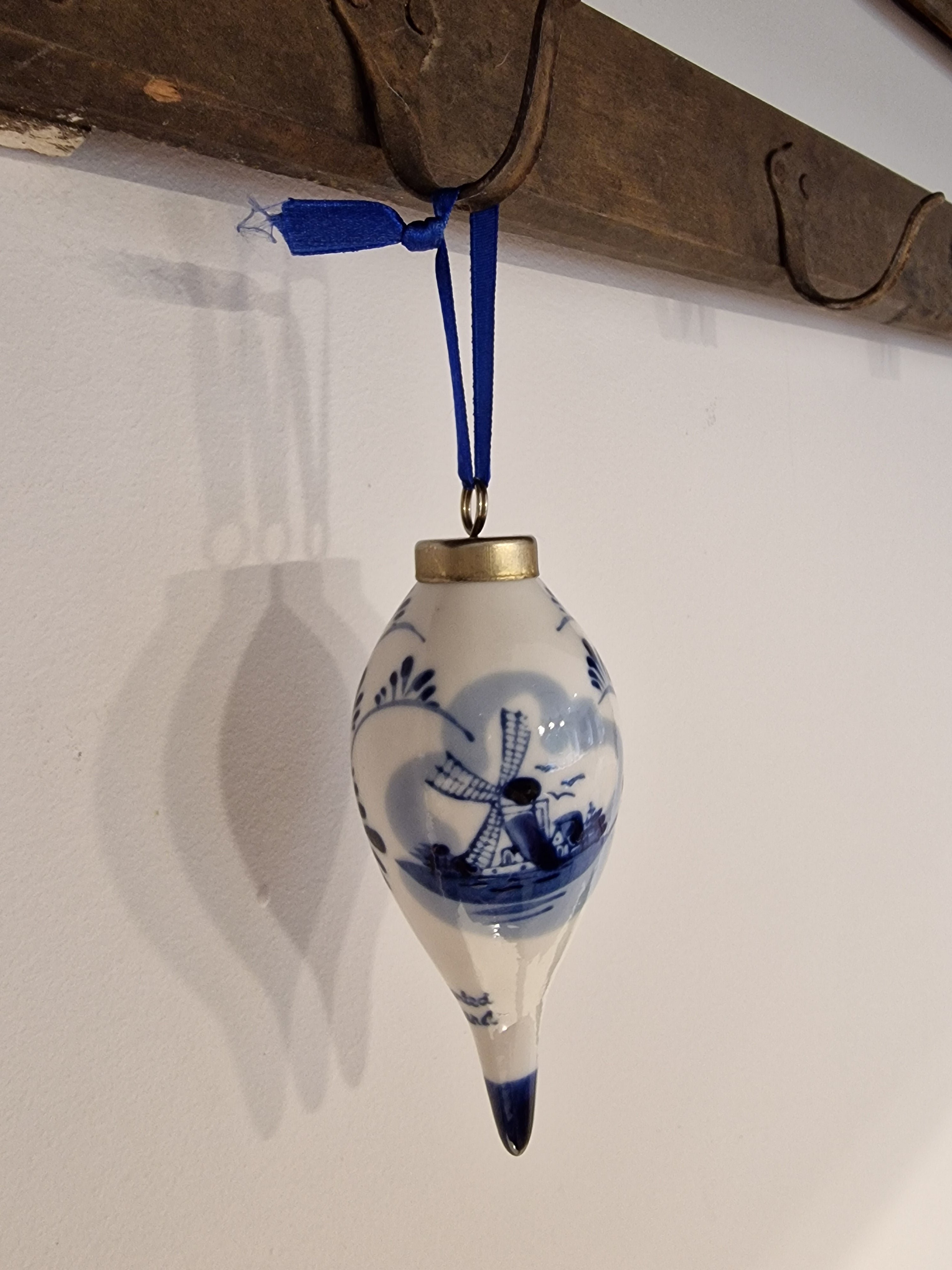 Delft blue & white ceramic decoration