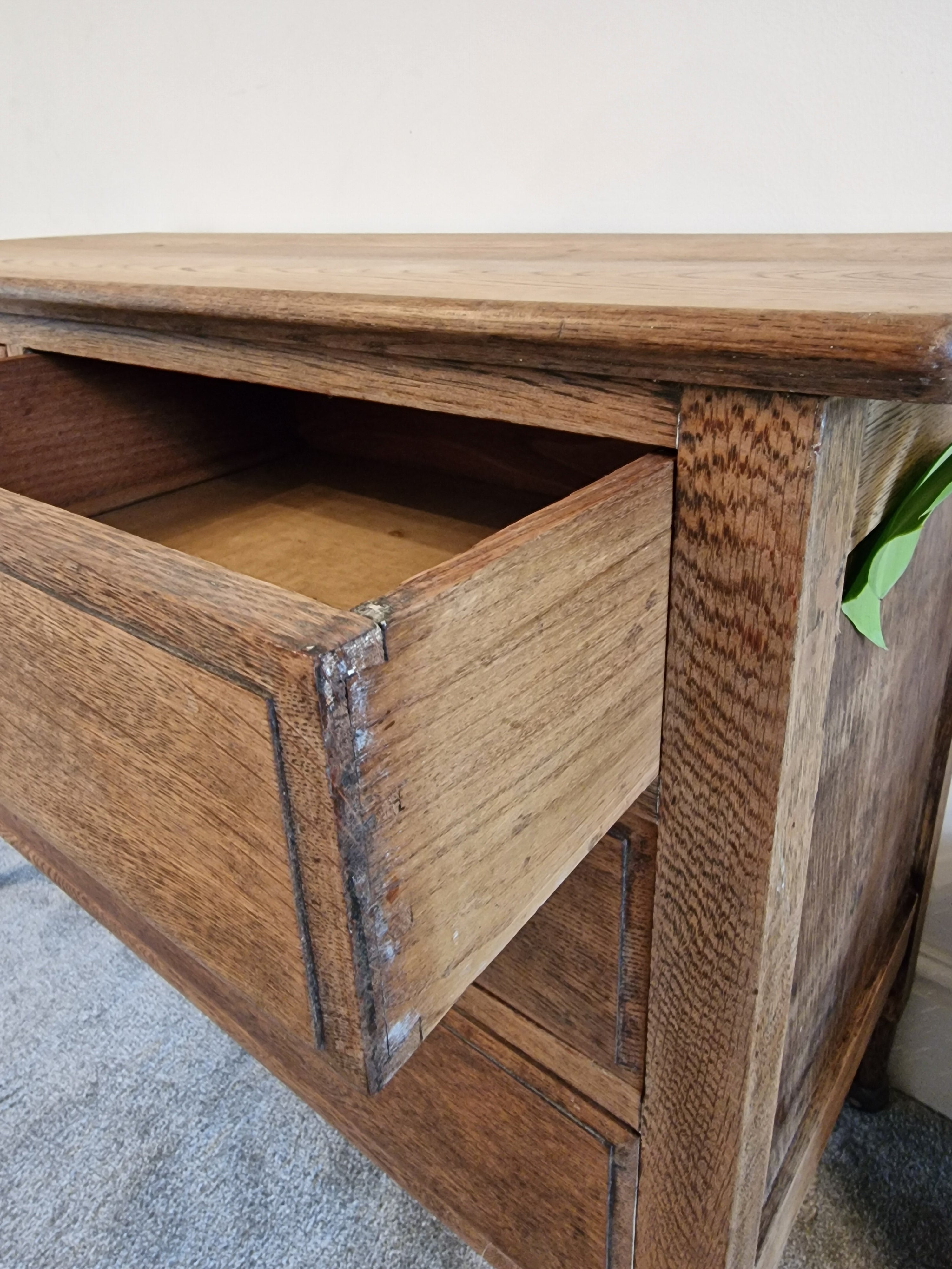 Antique Oak Chest of Drawers