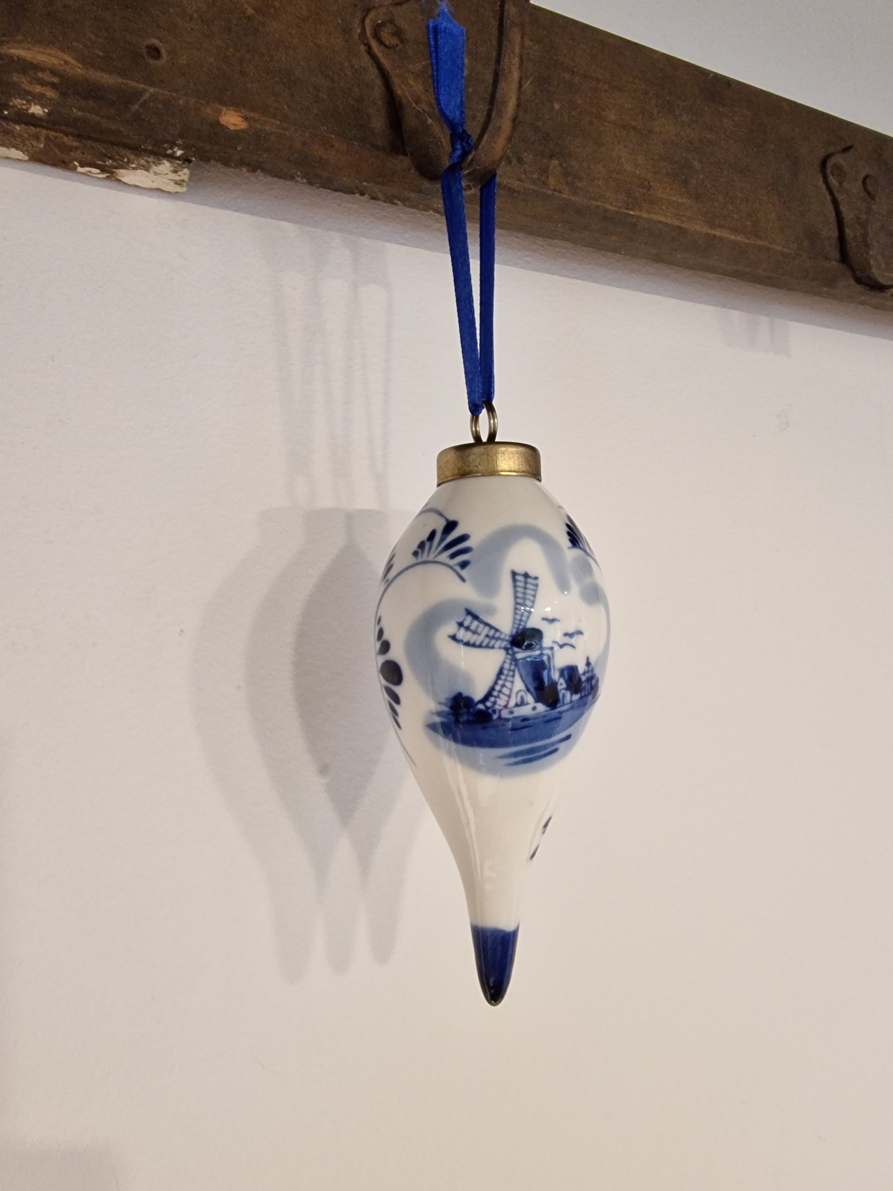 Delft blue & white ceramic decoration