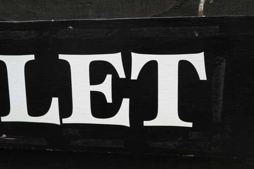 Vintage wooden To Let sign - Single sided
