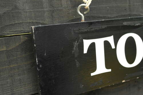Vintage wooden To Let sign - Single sided