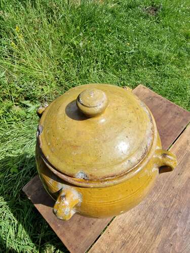 Spanish olive pot with lid