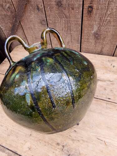 Green glazed pot