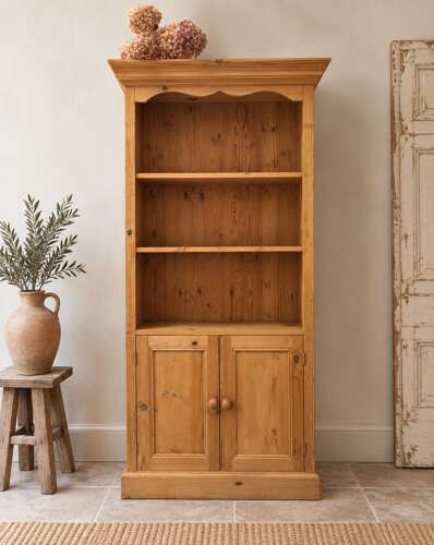 Vintage pine dresser