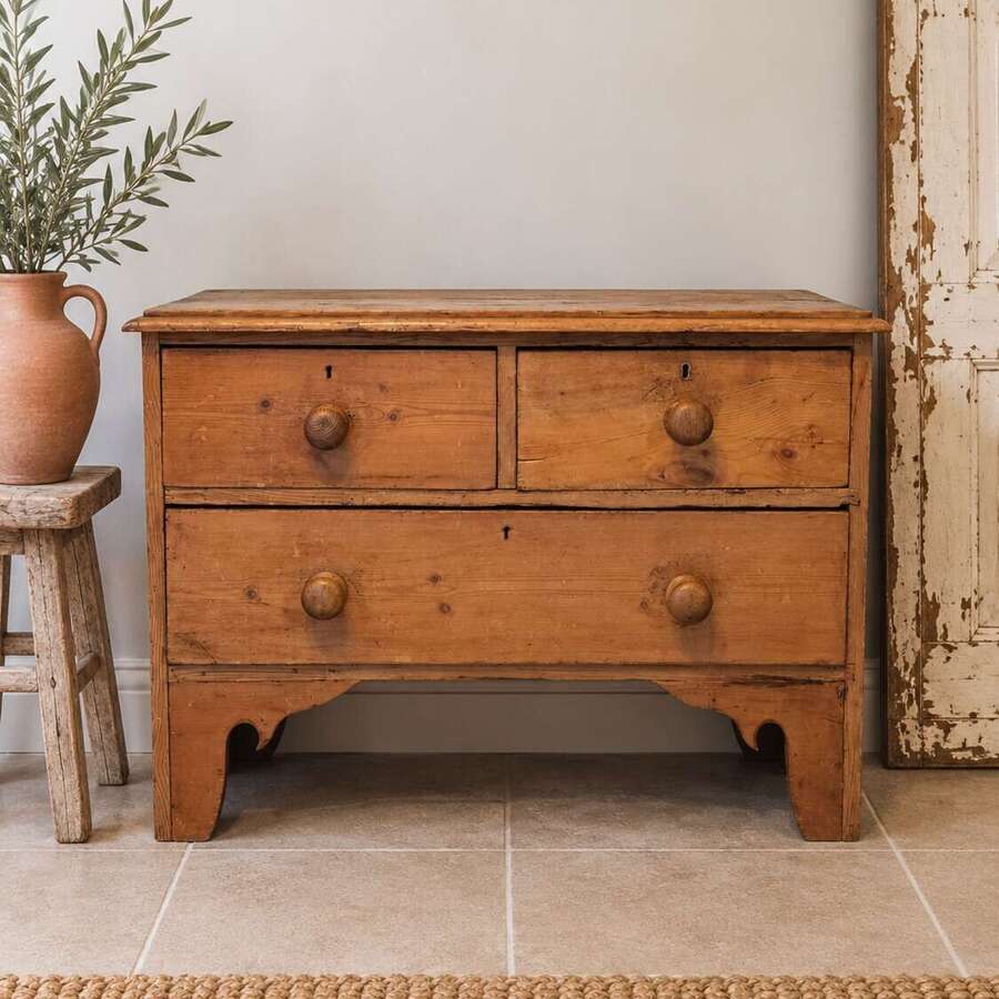 Antique pine chest of drawers